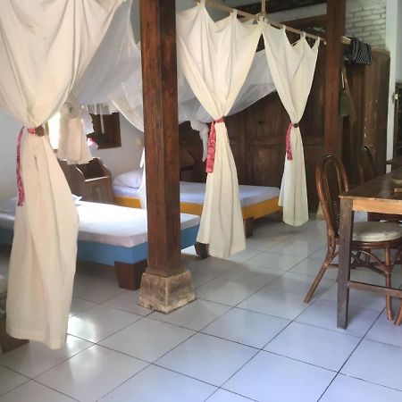 Vh Surf Camp Apartment Pacitan Exterior photo