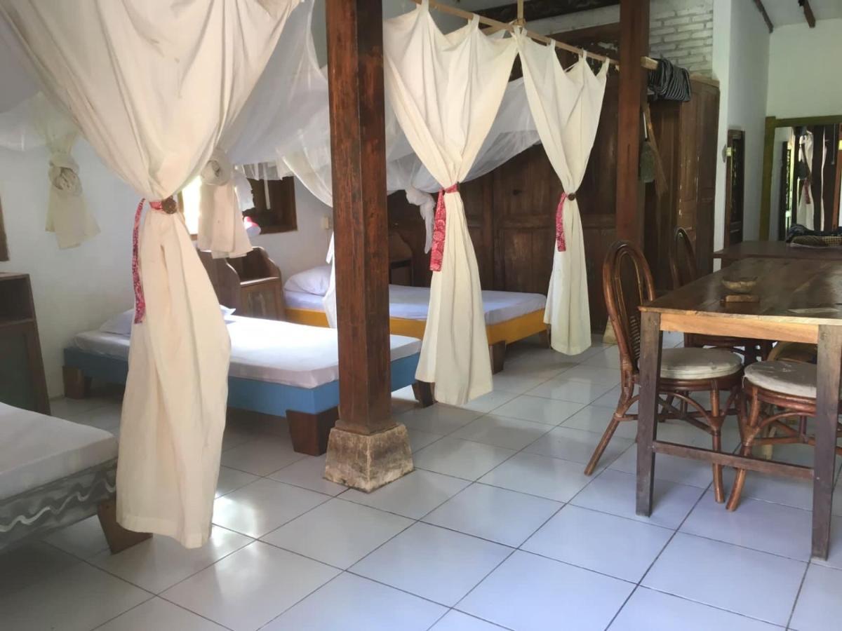 Vh Surf Camp Apartment Pacitan Exterior photo