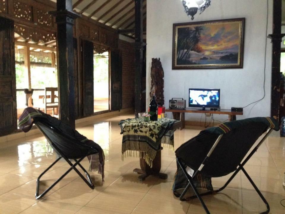 Vh Surf Camp Apartment Pacitan Exterior photo