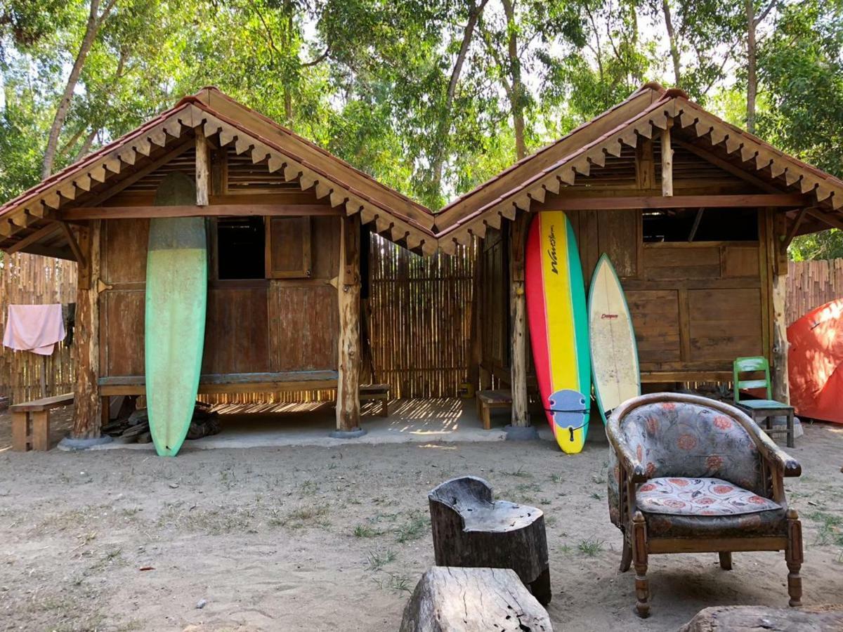 Vh Surf Camp Apartment Pacitan Exterior photo