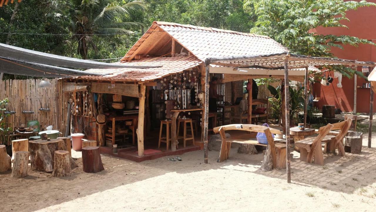 Vh Surf Camp Apartment Pacitan Exterior photo