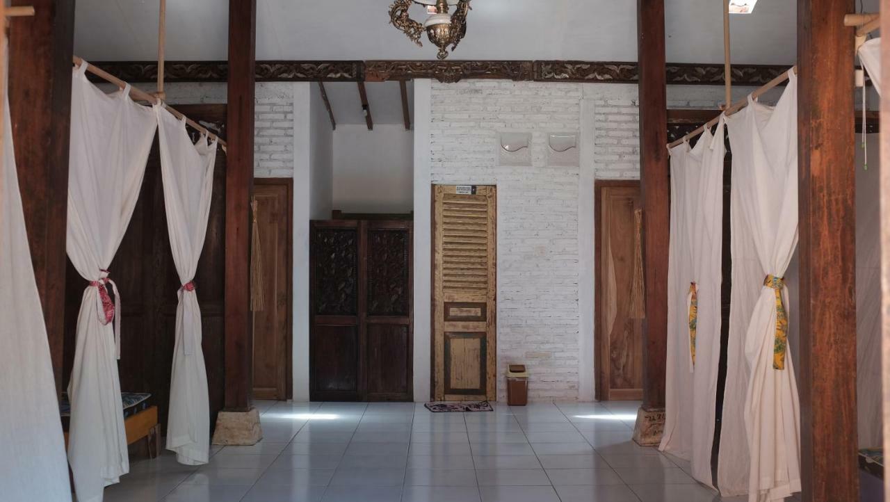 Vh Surf Camp Apartment Pacitan Exterior photo